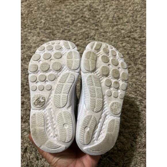 Girl Under Armour Shoes 9 - Picture 3 of 5